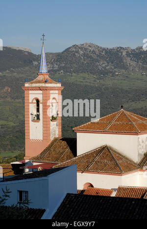 Cortes de la Frontera nella provincia di Malaga, Andalusia, Spagna meridionale. Villaggio bianco, pueblo blanco Foto Stock