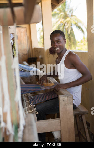 Laboratorio di tessitura - Dar es Salaam, Tanzania Africa orientale Foto Stock