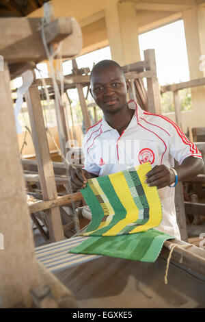 Laboratorio di tessitura - Dar es Salaam, Tanzania Africa orientale Foto Stock