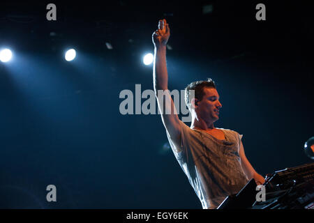 Lubiana, Slovenia. 3 Marzo, 2015. Regno Unito banda elettronica di agnello (Lou Rhodes e Andy Barlow) la preformatura sul palco di Kino Sisko a Ljubljana, Slovenia il 3 marzo. Credito: Nejc Trpin/Alamy Live News Foto Stock