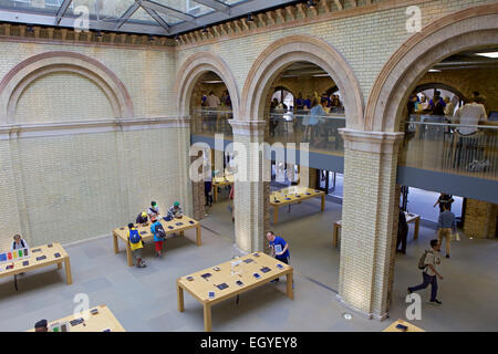 L'Apple store in Covent Garden di Londra. Foto Stock