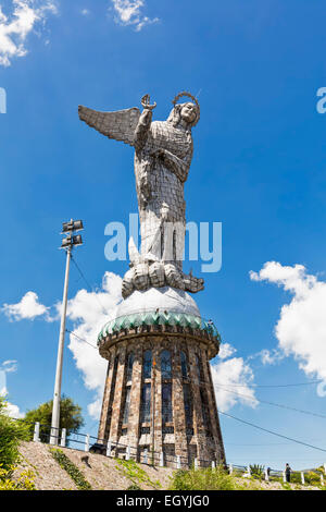 Ecuador, Quito, statua della Virgen de Quito su El Panecillo Foto Stock