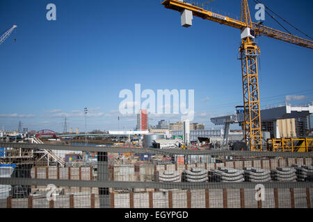 Gru edili sulla Isle of Dogs London Regno Unito Foto Stock