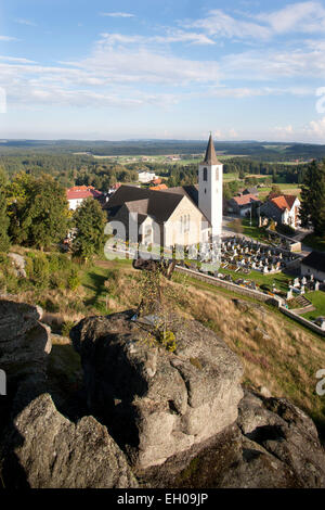 Austria, Waldviertel, Bad Traunstein, chiesa parrocchiale con cimitero Foto Stock