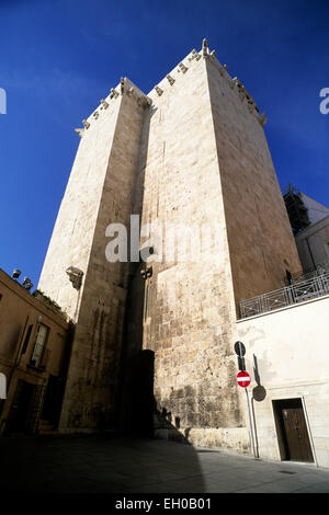 Italia, Sardegna, Cagliari, quartiere Castello, torre dell'elefante, torre degli elefanti Foto Stock