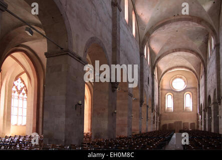 Navata romanica nel monastero cistercense Kiedrich, Rheingau, Hesse, Germania Foto Stock