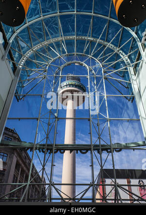 Torre di città in Clayton Square & Radio City, Liverpool, Merseyside, Regno Unito Foto Stock