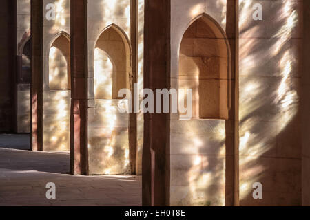 Archi gotici nel monastero cistercense Kiedrich, Rheingau, Hesse, Germania Foto Stock