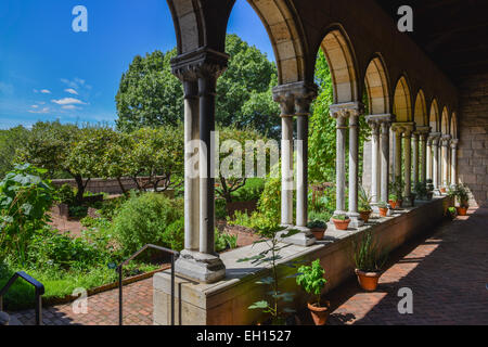 Giardino dei Chiostri Museum di New York Foto Stock