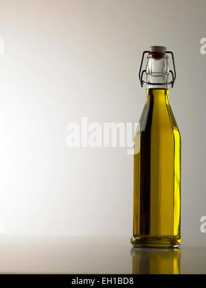 Olio di oliva Bottiglia Foto Stock