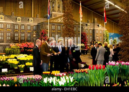 Re Willem-Alexander apre la trentacinquesima Spring Garden Breezand, 04 marzo 2015. Oltre quaranta ai produttori a partire dalla testa del North Holland mostrano ogni anno in questa mostra una varietà di lampadine includono i tulipani, narcisi, crochi e giacinti RPE/Albert Nieboer/ FRANCIA - nessun filo SERVICE - Foto Stock