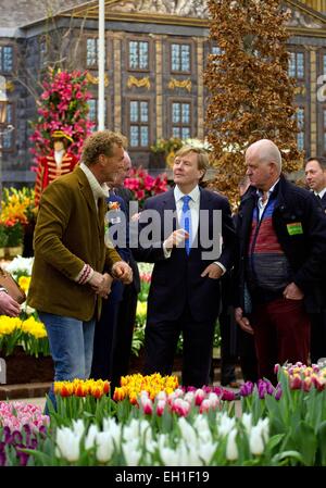 Re Willem-Alexander apre la trentacinquesima Spring Garden Breezand, 04 marzo 2015. Oltre quaranta ai produttori a partire dalla testa del North Holland mostrano ogni anno in questa mostra una varietà di lampadine includono i tulipani, narcisi, crochi e giacinti RPE/Albert Nieboer/ FRANCIA - nessun filo SERVICE - Foto Stock