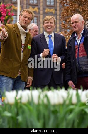 Re Willem-Alexander apre la trentacinquesima Spring Garden Breezand, 04 marzo 2015. Oltre quaranta ai produttori a partire dalla testa del North Holland mostrano ogni anno in questa mostra una varietà di lampadine includono i tulipani, narcisi, crochi e giacinti RPE/Albert Nieboer/ FRANCIA - nessun filo SERVICE - Foto Stock