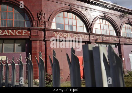 In disuso York Road Stazione della Metropolitana vicino a King's Cross a Londra Foto Stock