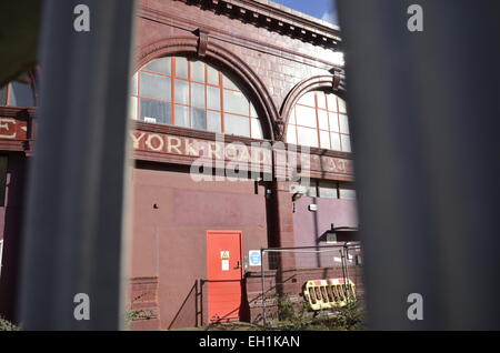 In disuso York Road Stazione della Metropolitana vicino a King's Cross a Londra Foto Stock