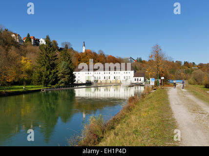 Run-di-il-fiume energia idroelettrica, Isar Canal, Pullach, Alta Baviera, Baviera, Germania Foto Stock