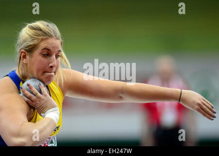 Praga, Repubblica Ceca. Mar 5, 2015. Fanny Roos di Svezia compete a qualificarsi in campo femminile colpo messo durante l'Europeo di Atletica Leggera Indoor Championships di Praga Repubblica Ceca, giovedì, 5 marzo 2015. © Michal Kamaryt/CTK foto/Alamy Live News Foto Stock