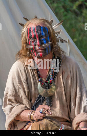 Native American presso la rievocazione storica del 1778 assedio di Fort Boonesborough Kentucky. Foto Stock