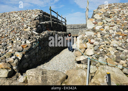 Carrowmore, uno dei quattro principali tomba di passaggio dei cimiteri in Irlanda. Foto Stock