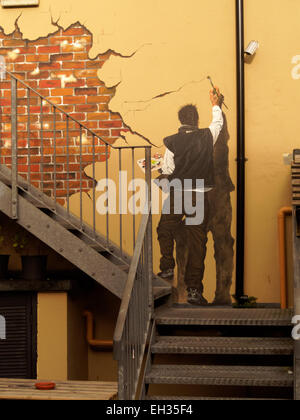 Trompe L'oeil parete moderna arte in pubblico Red Lion public house Newquay Cornwall Regno Unito Foto Stock