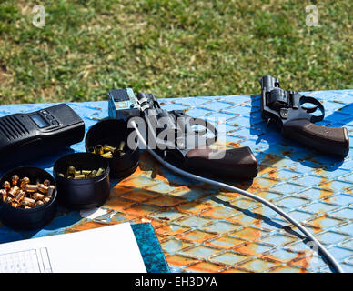 Pistole di partenza della gara di corsa Foto Stock