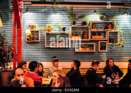 L'Albania, Tirana, il Bar Radio Foto Stock