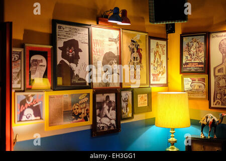 L'Albania, Tirana, il Bar Radio Foto Stock