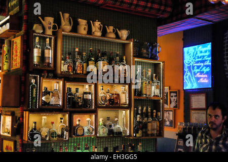 L'Albania, Tirana, il Bar Radio Foto Stock