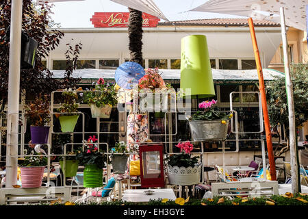 Albania Tirana, ristorante nel quartiere Blloku. Ho la metà della città è una zona popolare per numerose caffetterie, bar e vita notturna vivace una volta racchiuso quartermaster del dittatore Enver Hoxha Foto Stock