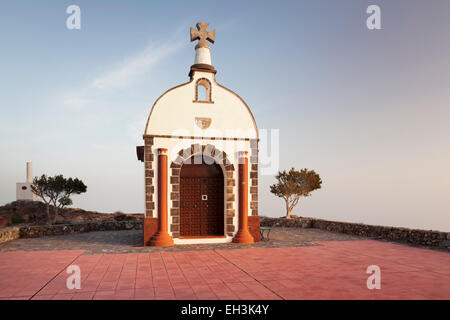 Ermita de San Isidro cappella di Roque Calvario picco, a Alajero, La Gomera, isole Canarie, Spagna Foto Stock