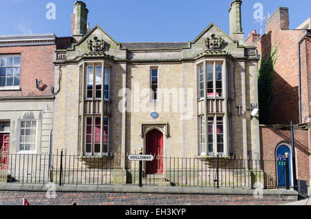 La Banca House di Holloway, Tamworth costruito nel 1845 per ospitare il Tamworth Savings Bank Foto Stock