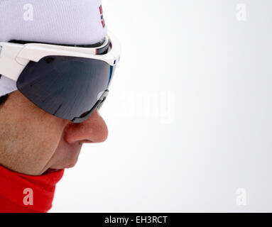 Kontiolahti, Finlandia. 06 Mar, 2015. Biatleta Ole Einar Bjoerndalen della Norvegia in azione durante il corso di formazione per la Sprint a i Campionati Mondiali di Biathlon di Kontiolahti, Finlandia, 06 marzo 2015. Foto: Ralf Hirschberger/dpa/Alamy Live News Foto Stock