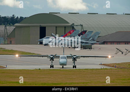 PBN 2T Defender T3 Army Air Corp n. 651 Sqn /5 Reggimento Aldergrove, Irlanda del Nord. SCO 9629 Foto Stock