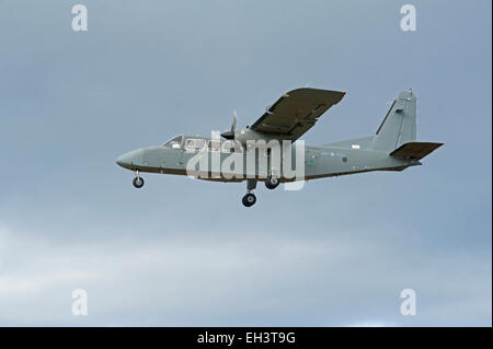 PBN 2T Defender T3 Army Air Corp n. 651 Sqn /5 Reggimento Aldergrove, Irlanda del Nord. SCO 9617. Foto Stock