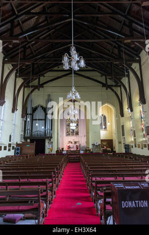 Interno del neo-gotica Chiesa di Cristo che si erge sul crinale in corrispondenza di Shimla, Himachal Pradesh, India Foto Stock