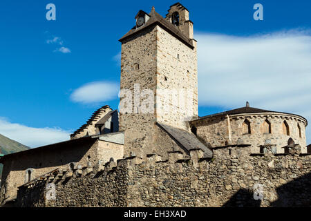 La chiesa di Saint Andre, Luz Saint Sauveur,Hautes Pirenei, Francia Foto Stock