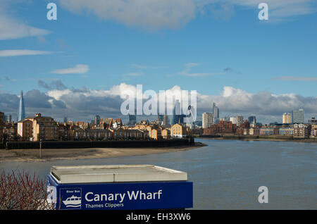 La città di Londra skyline da Canary Wharf Foto Stock