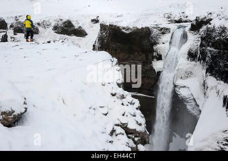 L'Islanda, Sudurland, cascata Haifoss in inverno Foto Stock