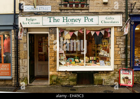 La Honey Pot Fudges e gelati shop nel villaggio Costwold di Stow on the Wold, Gloucestershire, Regno Unito Foto Stock