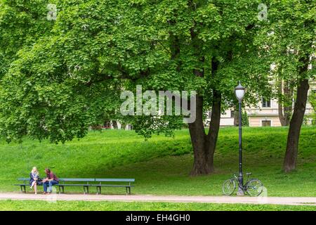 Norvegia, Oslo, Slottsbakken, Palazzo Reale di Oslo (1848) Progettato da architetto Hans Linstow è la residenza ufficiale della famiglia reale, aperto al pubblico park Foto Stock