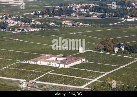 Francia, Gironde, Pauillac, Chateau Latour prima crescita Pauillac (vista aerea) Foto Stock