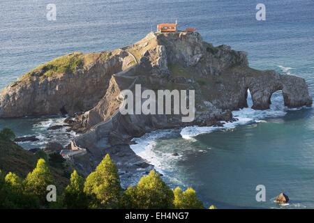 Spagna, provincia di Vizcaya, Bermeo, San Juan de Gaztelugatxe penisola, Paese Basco Foto Stock