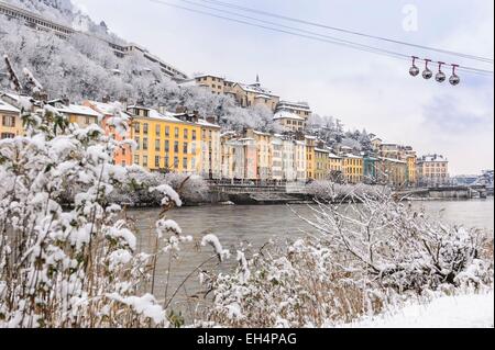 Francia, Isere, Grenoble, Saint Laurent quartiere sulla riva destra del fiume Isere, Grenoble-Bastille funivia e le sue bolle, la città più antica funivia del mondo Foto Stock