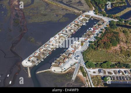 Francia, Gironde, Ares, ostricoltura porta sul Bassin d'Arcachon (vista aerea) Foto Stock