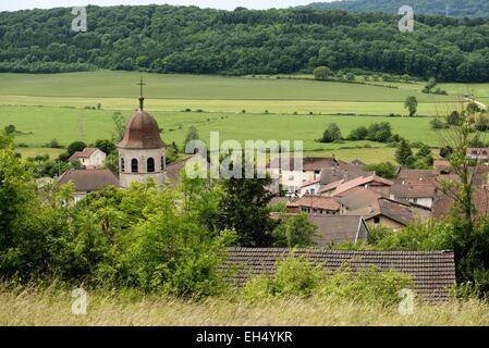 Francia, Giura, Gigny, villaggio, Abbazia fondata nel 891, chiesa abbaziale, torre ottagonale Foto Stock
