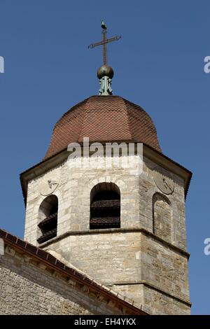 Francia, Giura, Gigny, Abbazia fondata nel 891, chiesa abbaziale, torre ottagonale Foto Stock