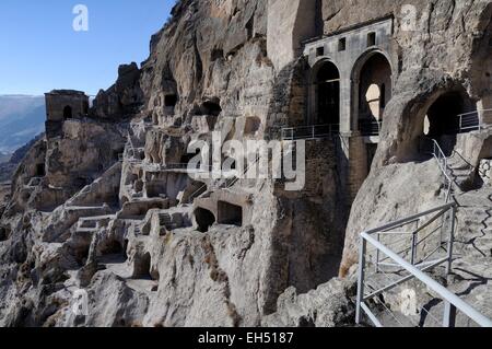 Georgia e Caucaso, Samtskhe-Javakheti, area di Akhaltsikhe, Vardzia elencati come patrimonio mondiale dall'UNESCO, una grotta monastero costruito nel corso del XII secolo Foto Stock