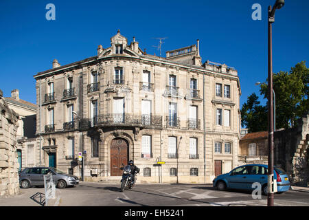 Edificio classico, centro città, Avignone, provence, Francia Foto Stock