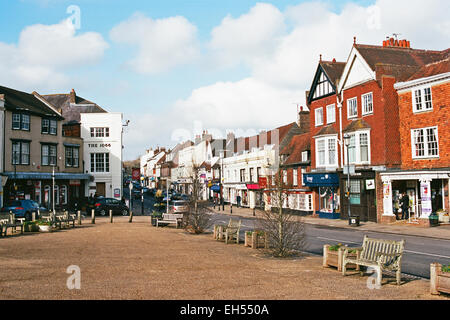 Il centro della città e High Street a Battle, East Sussex, Regno Unito Foto Stock