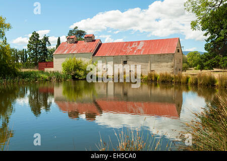 Forni di luppolo a Bushy Park, vicino New Norfolk, Tasmania Foto Stock